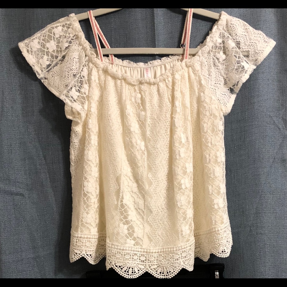 🔁🔁 Lace off shoulder Top & Short Set
